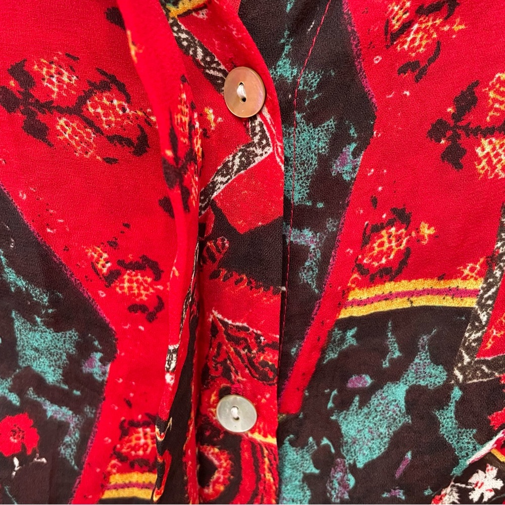 Patterned Button Down Blouse - Picture 5 of 6